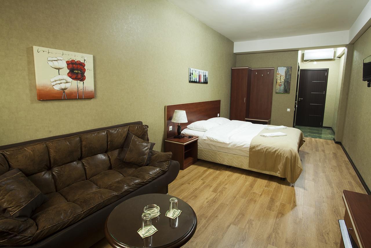 Lords Hotel Tbiliszi Kültér fotó
