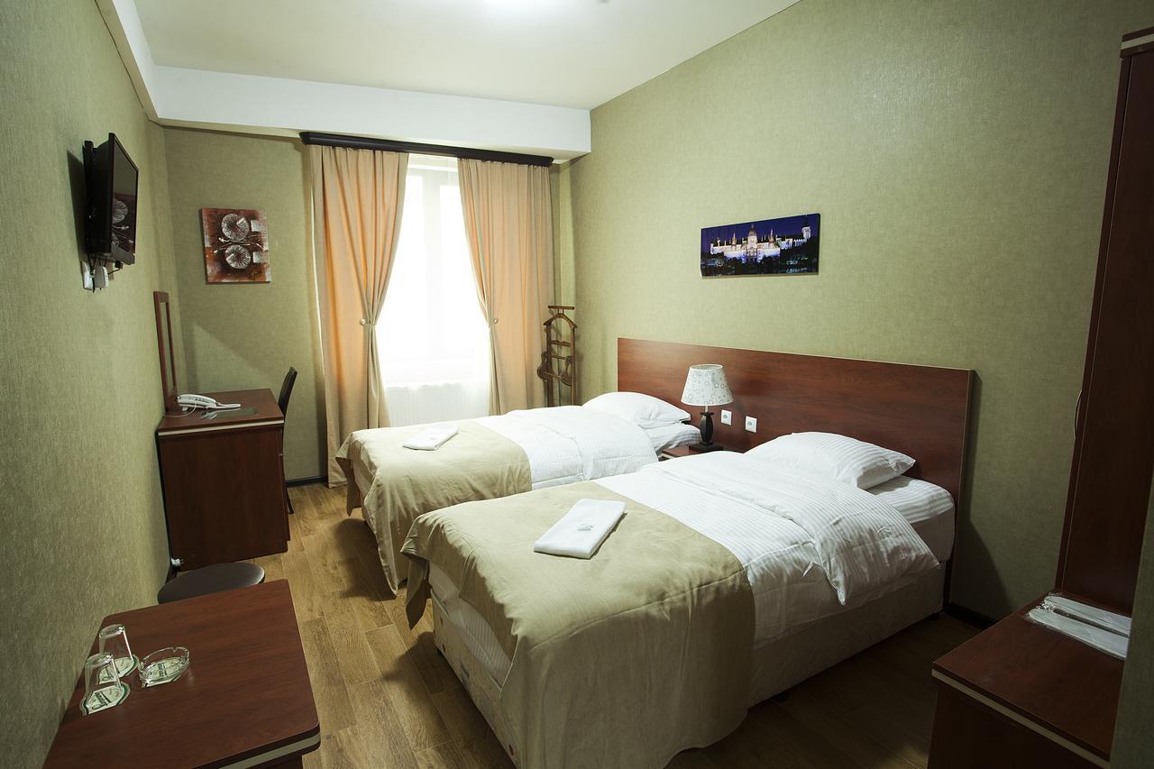 Lords Hotel Tbiliszi Kültér fotó